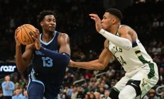 九游体育登录-雄鹿队主力球员状态火爆引领全队取胜