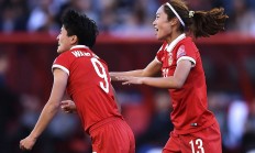 九游体育官网入口-关于足球女将备战关键比赛，迅速调整状态的信息