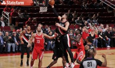 九游体育中国官网-包含开拓者主场告捷，阻止对手取得五连胜的词条