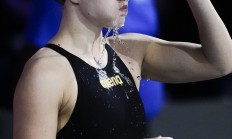 九游体育官网-美国选手击败对手夺得游泳冠军