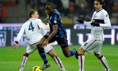 -包含国际米兰球员受伤，或将缺席下一场比赛的词条