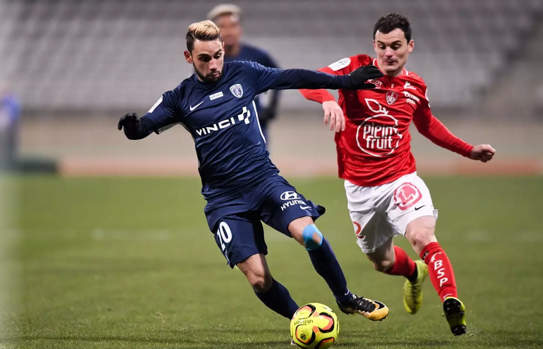 雷恩客场力克布雷斯特，继续保持不败战绩的简单介绍