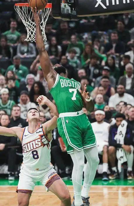 尼克斯队主场迎战凯尔特人，背靠背作战需争取胜利的简单介绍