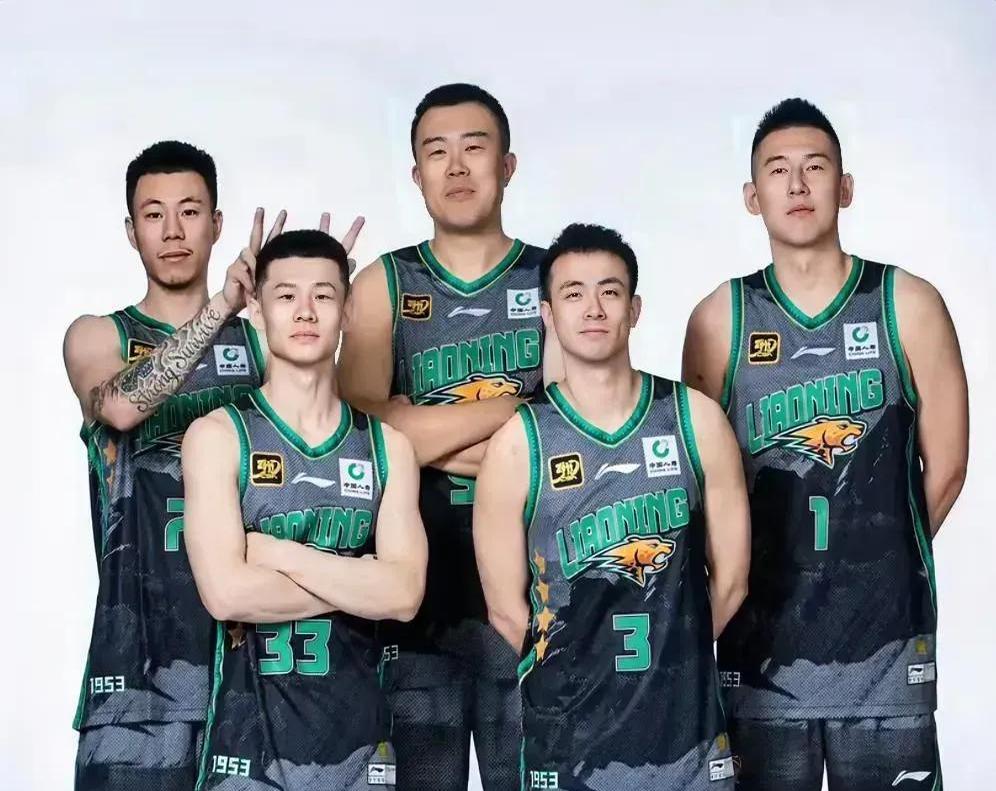 关于郑州队在主场与大连一方-战平，双方不分胜负的信息