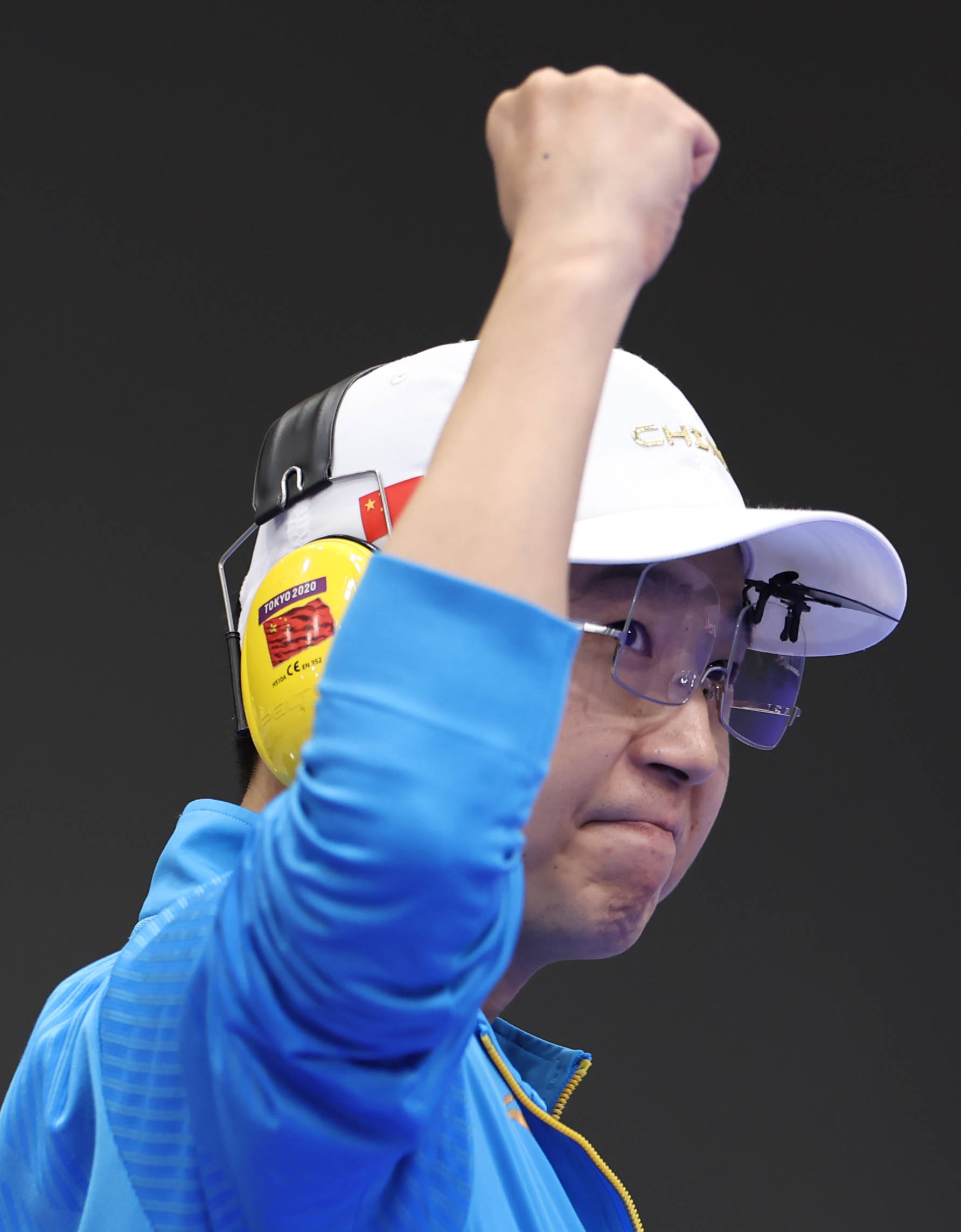 射击运动员紧咬金牌夺冠战捷报频传的简单介绍