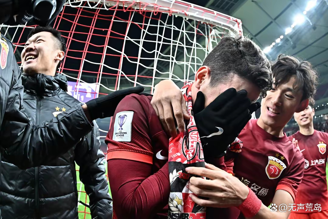 精彩瞬间回放,球迷陶醉其中 精彩瞬间回放,球迷陶醉其中