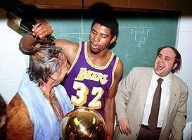 关于中东地区篮球联赛总决赛举行，强队压轴出场的信息