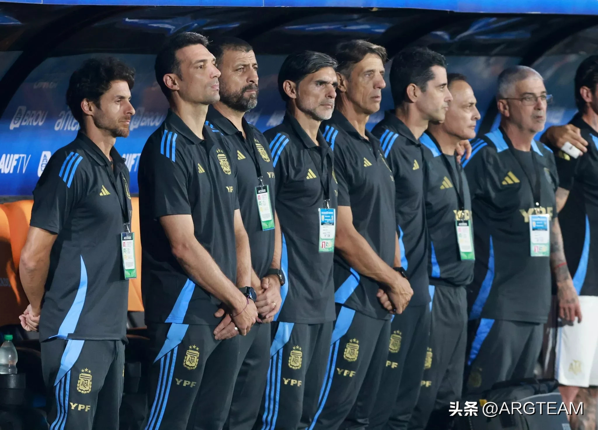 包含阿根廷足坛新任主帅现身，雄心壮志做新赛季打算的词条