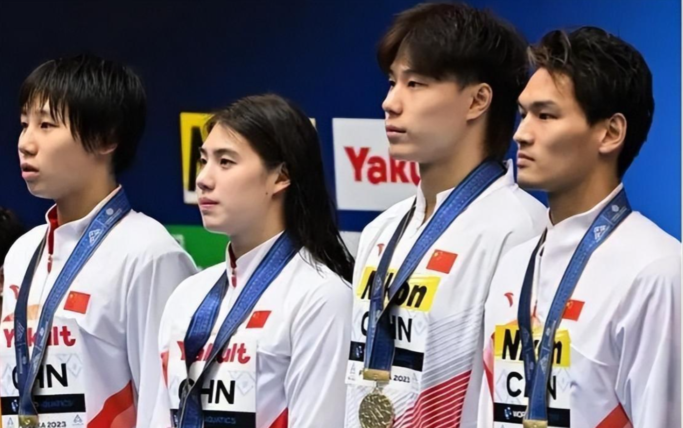 美国选手击败对手夺得游泳冠军