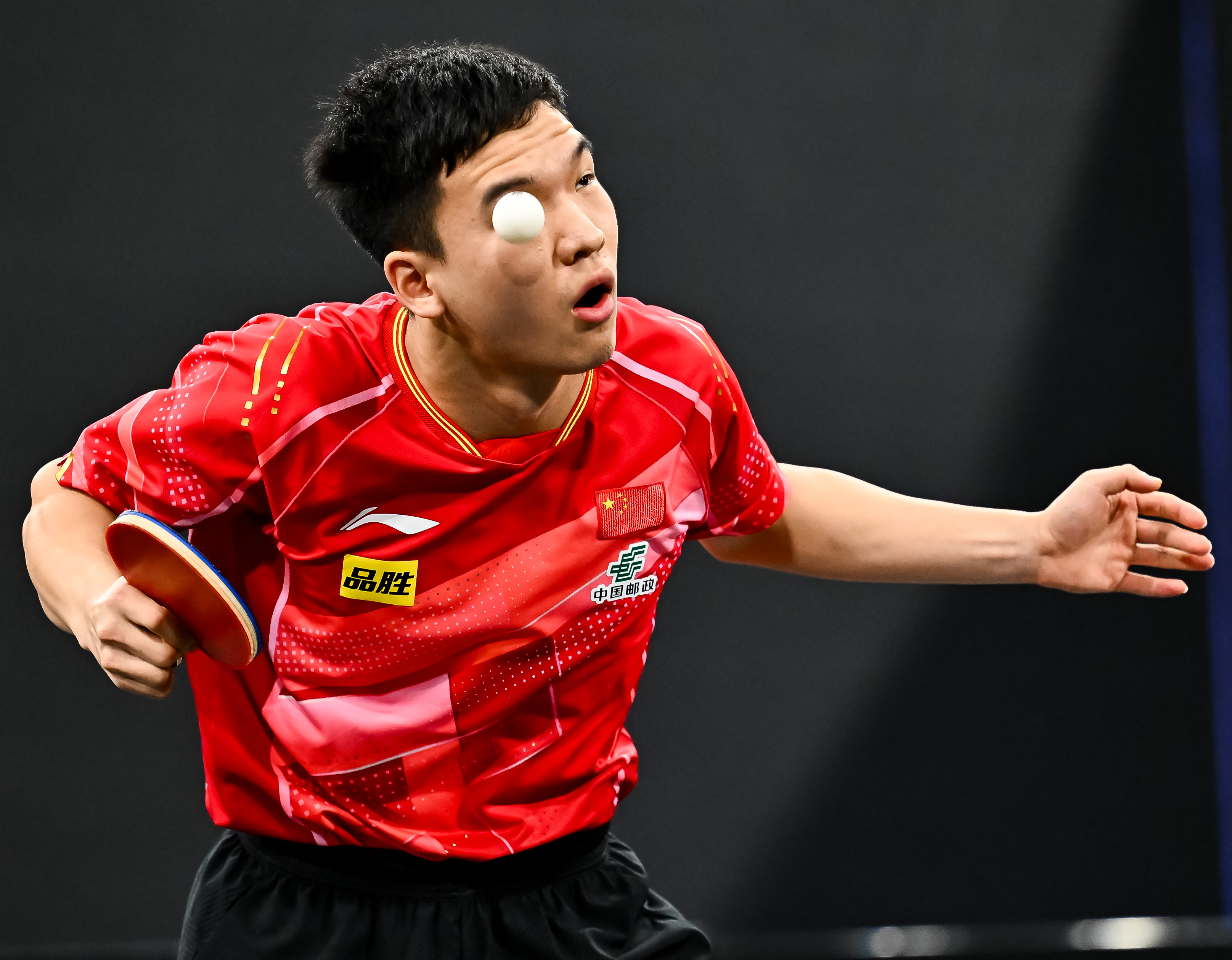 球队在比赛中展现出色表现，成功晋级半决赛