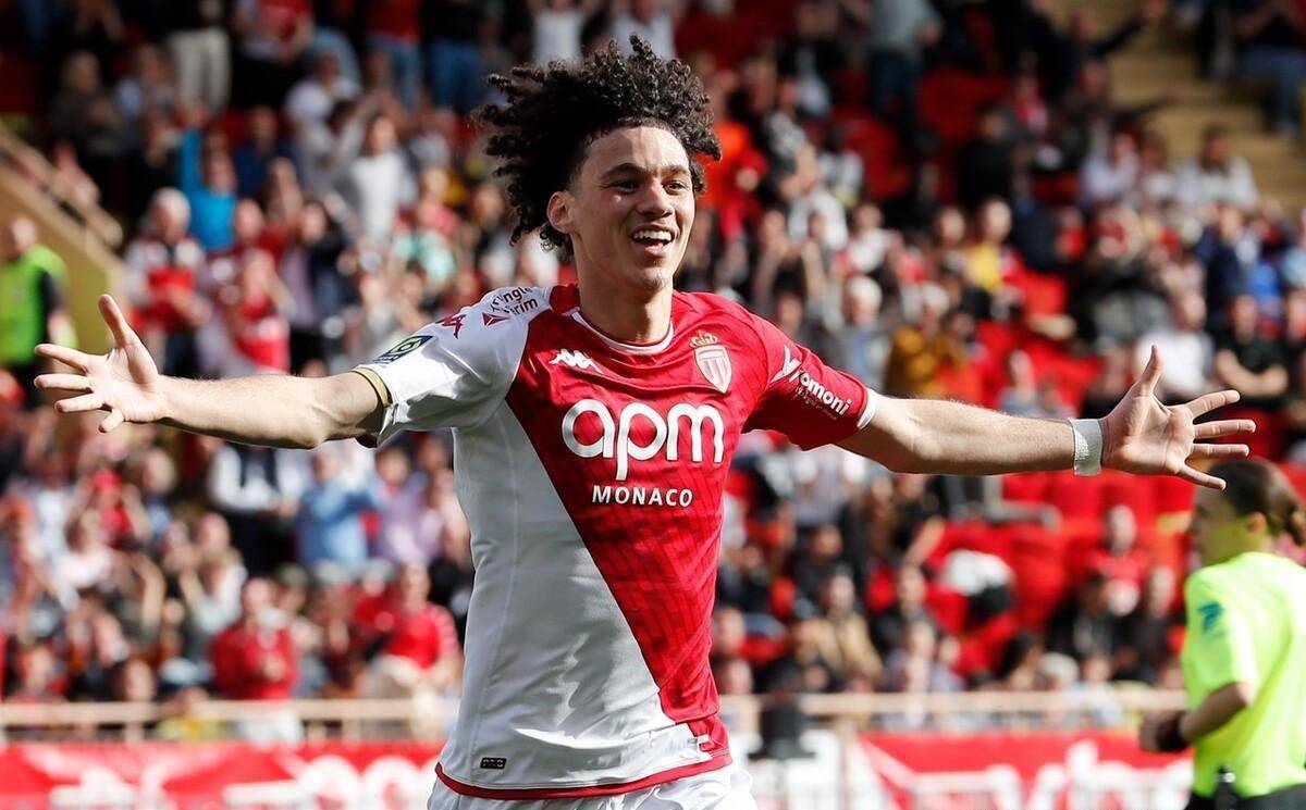 包含里昂客场战平雷恩，不分胜负的词条