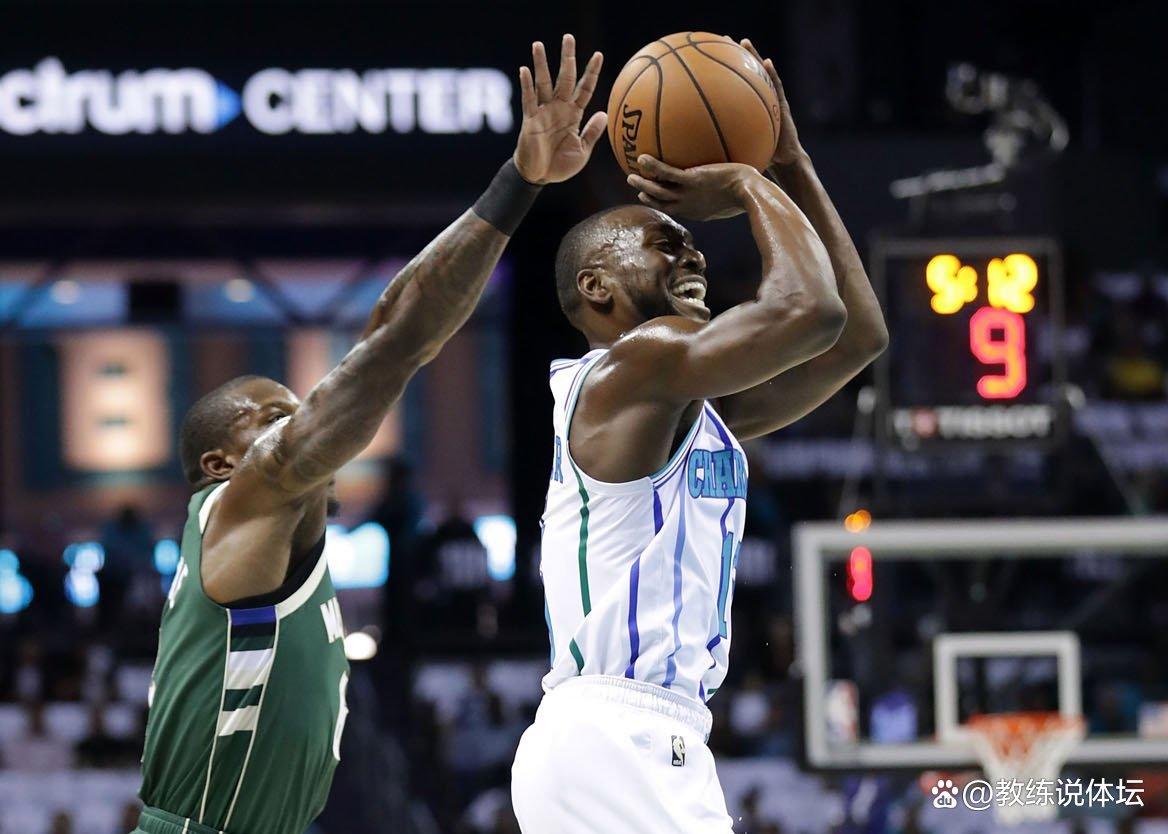 雄鹿主场力克对手，继续领跑排行榜的简单介绍