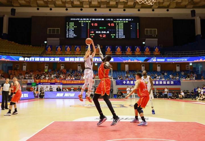 包含山东客场战胜江苏，实现关键一战胜利的词条