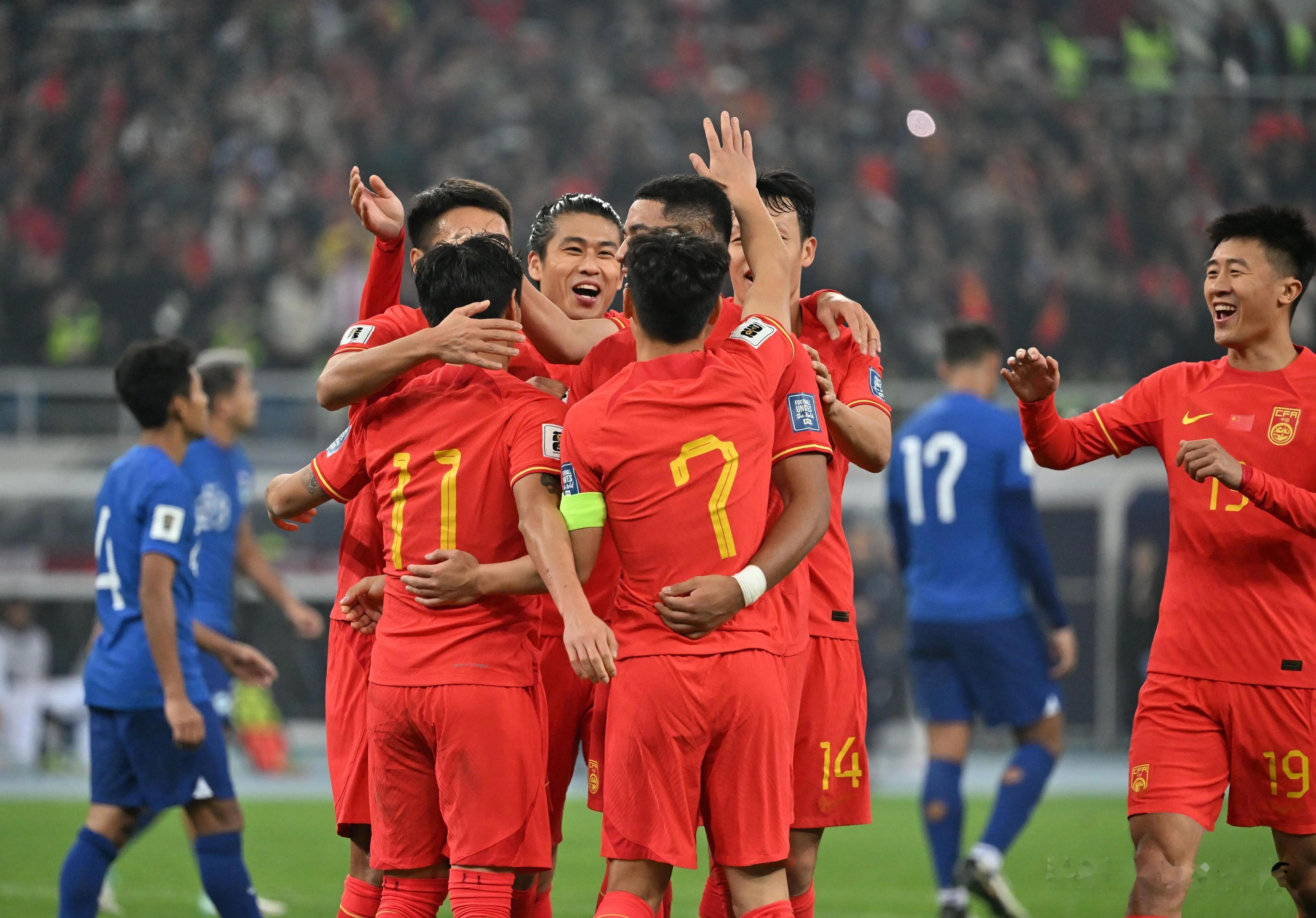 包含国足大获全胜，晋级重要大赛八强的词条