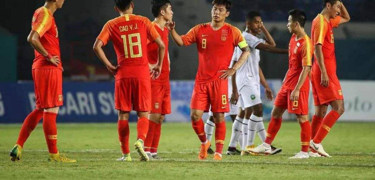 包含波鸿队员因家庭原因申请离队，引发球迷热议的词条