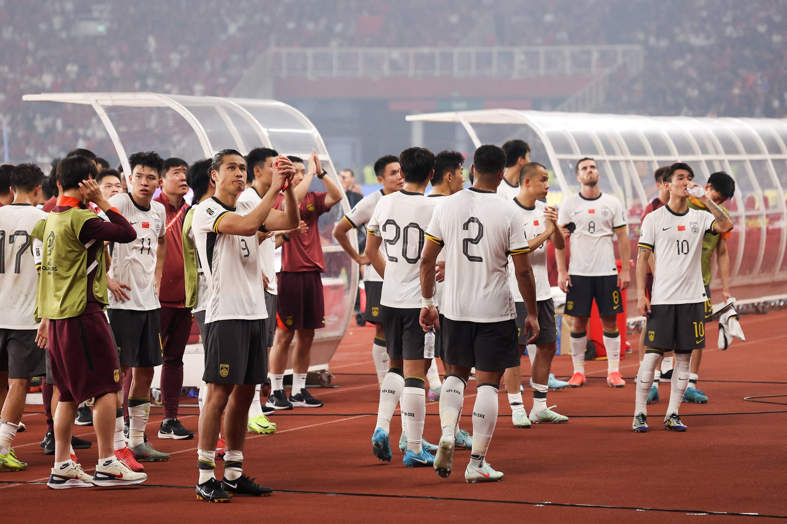 球队换帅后迅速重回正轨，战绩逐渐回暖