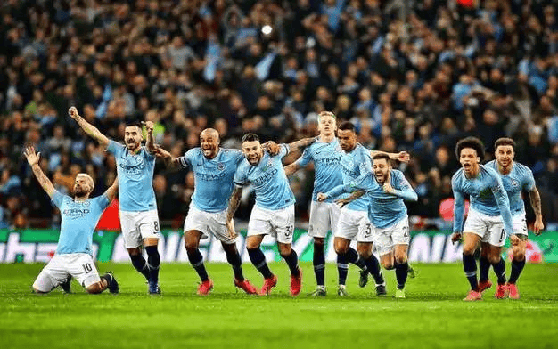 曼城客场击败莱切斯特，保住榜首位置