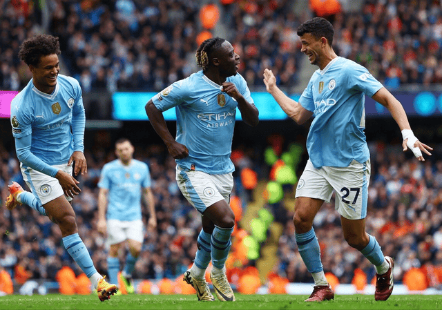 包含哈兰德完美三连杀帮助多特蒙德取胜波尔图的词条