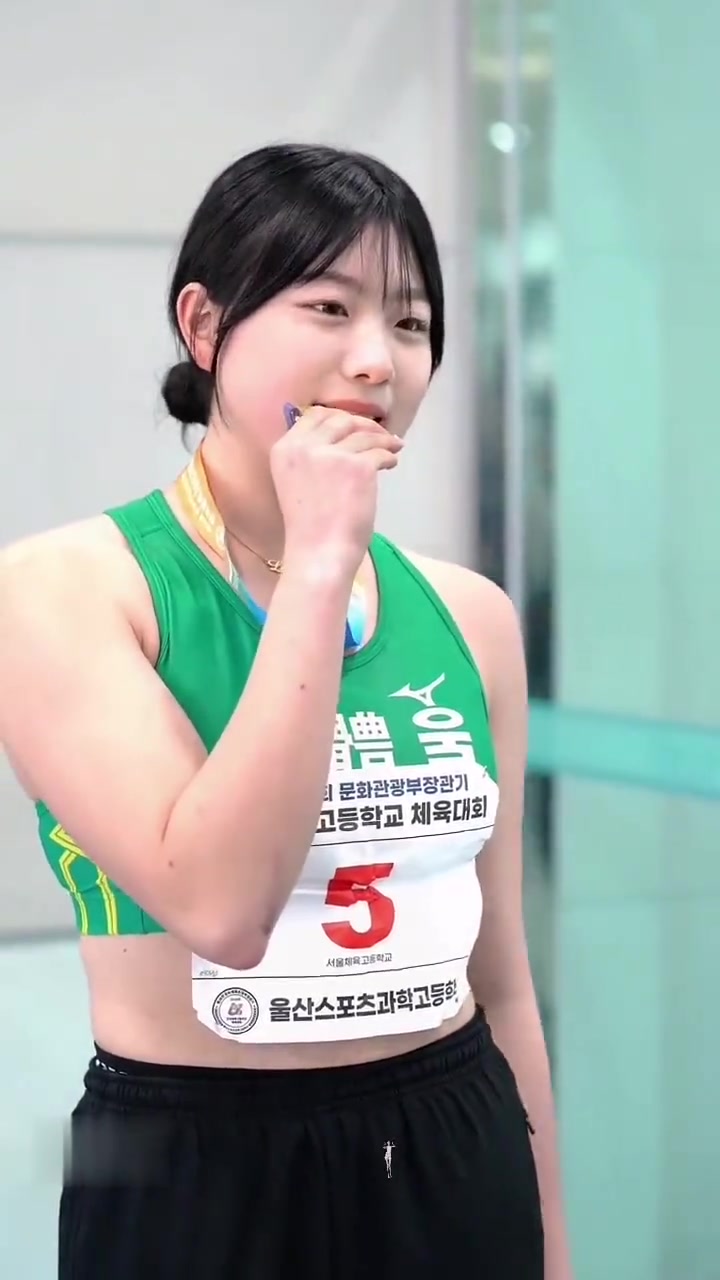 迎战挑战，傲视群雄，展现运动健将风采的简单介绍