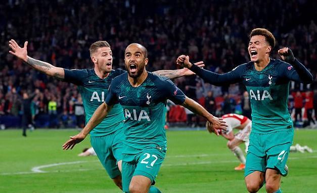 阿贾克斯队势如破竹连胜游刃有余的简单介绍