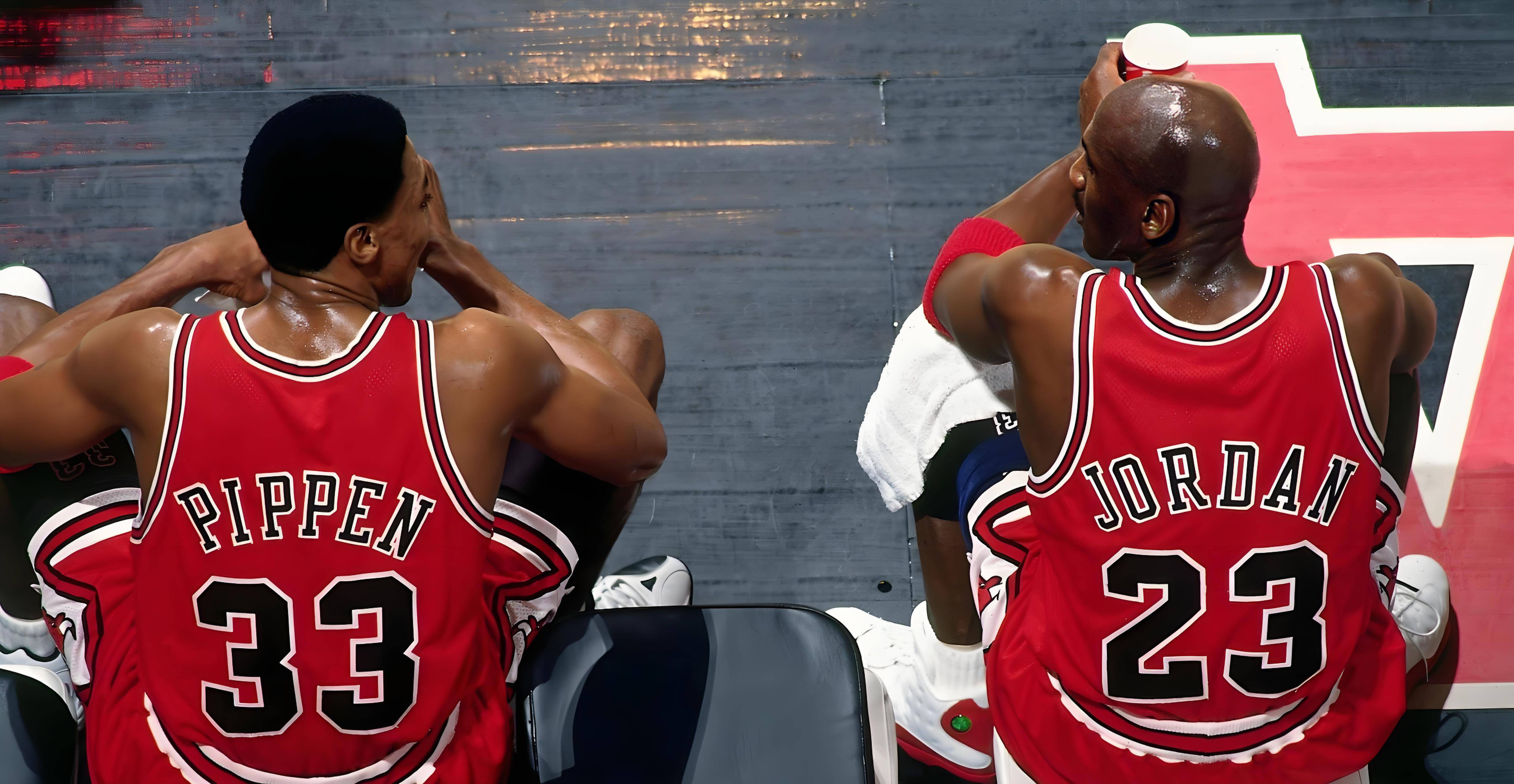 关于球队配合默契，进攻防守全方位发力的信息