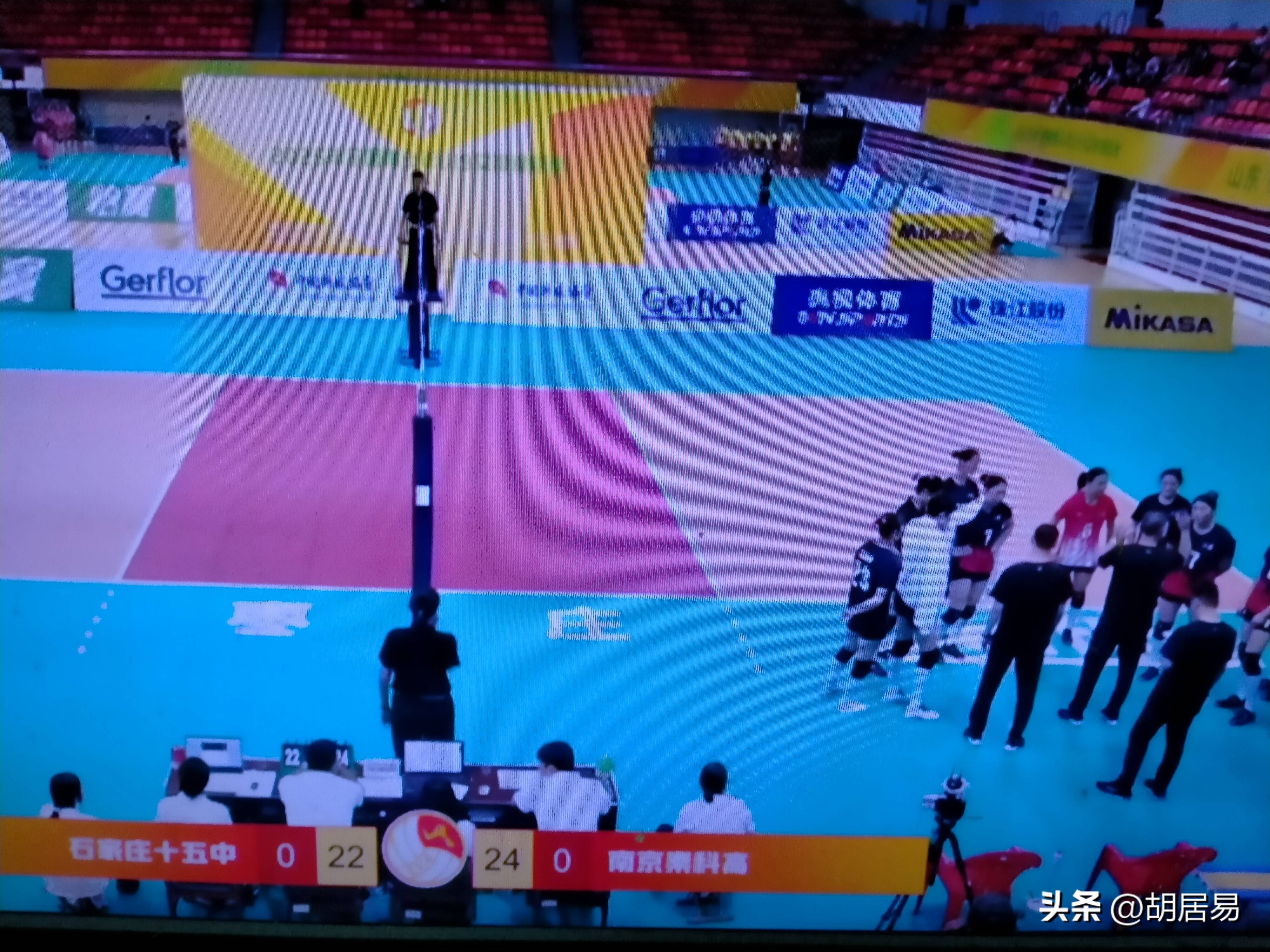 关于球队配合默契，进攻防守全方位发力的信息