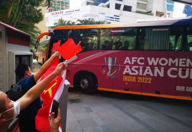 包含中国足球锦标联赛的后勤保障的词条