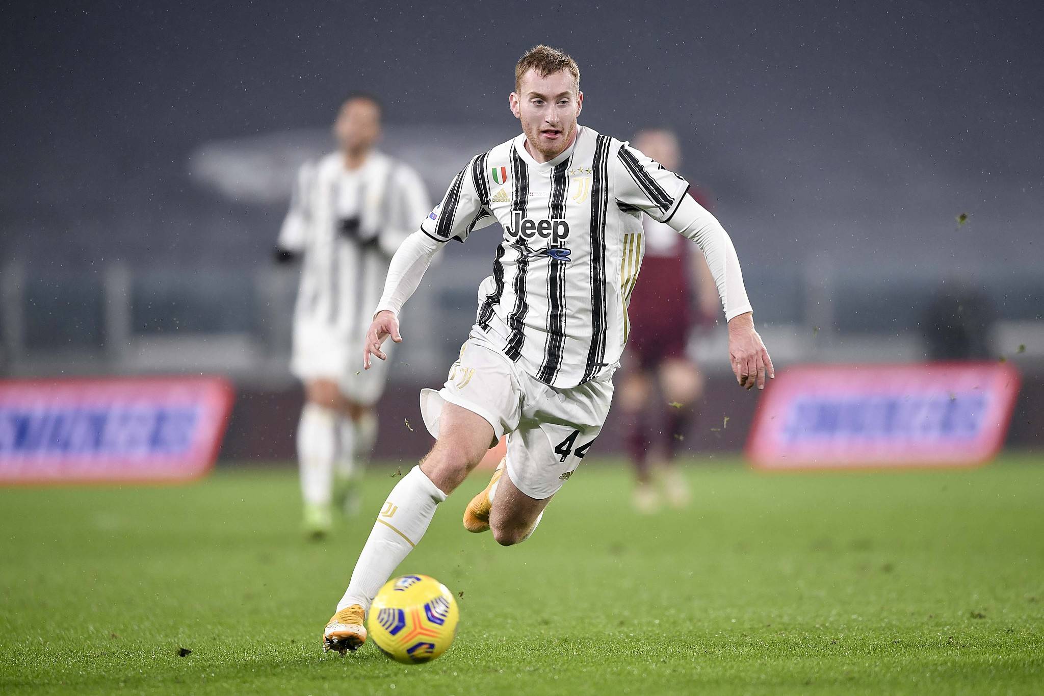 关于热那亚客场逆转战胜对手，重返胜利轨道的信息