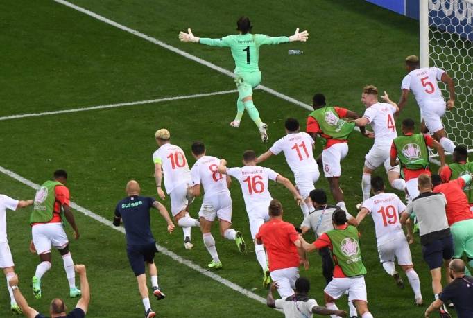 包含科索沃国家队在比赛中大获比分优势的词条 包含科索沃国家队在比赛中大获比分优势的词条