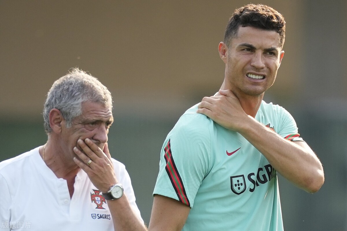 包含平行交流赛：瑞典队擒波兰，追平小组积分的词条