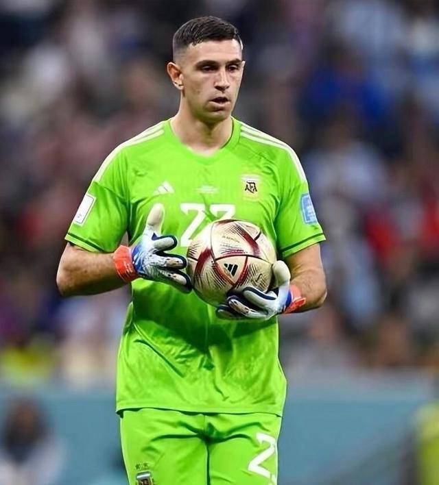 阿森纳完成逆袭，锁定小组头名！的简单介绍