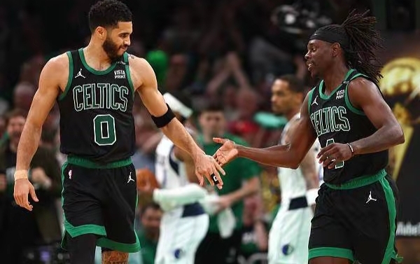 凯尔特人击败公牛,取得两连胜 凯尔特人击败公牛,取得两连胜