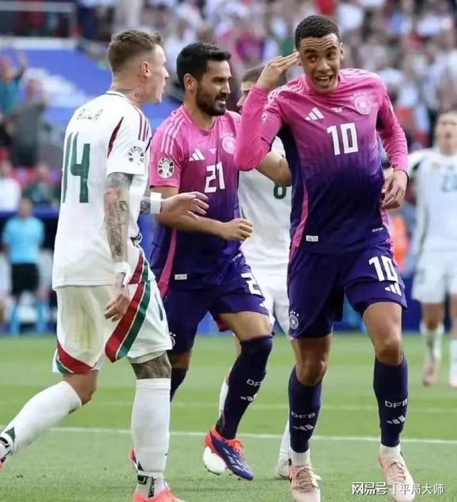 德国队在主场面对瑞士,实力占据明显优势 德国队在主场面对瑞士,实力占据明显优势