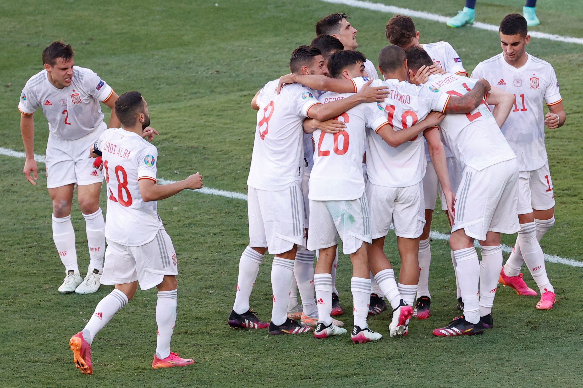 斯洛伐克惊险击败波兰，出线希望