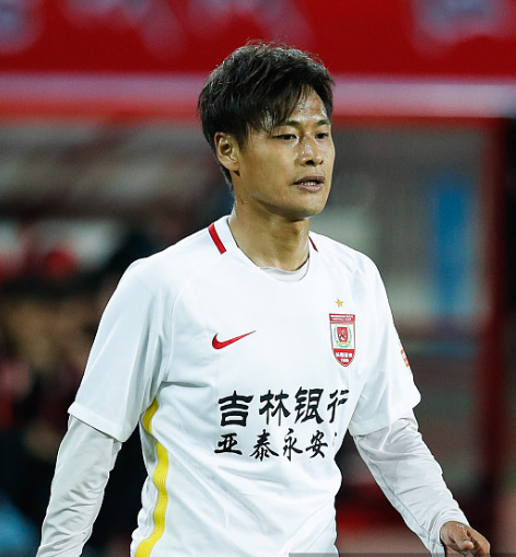 投入巨资求胜功败垂成，球队陷入危机的简单介绍